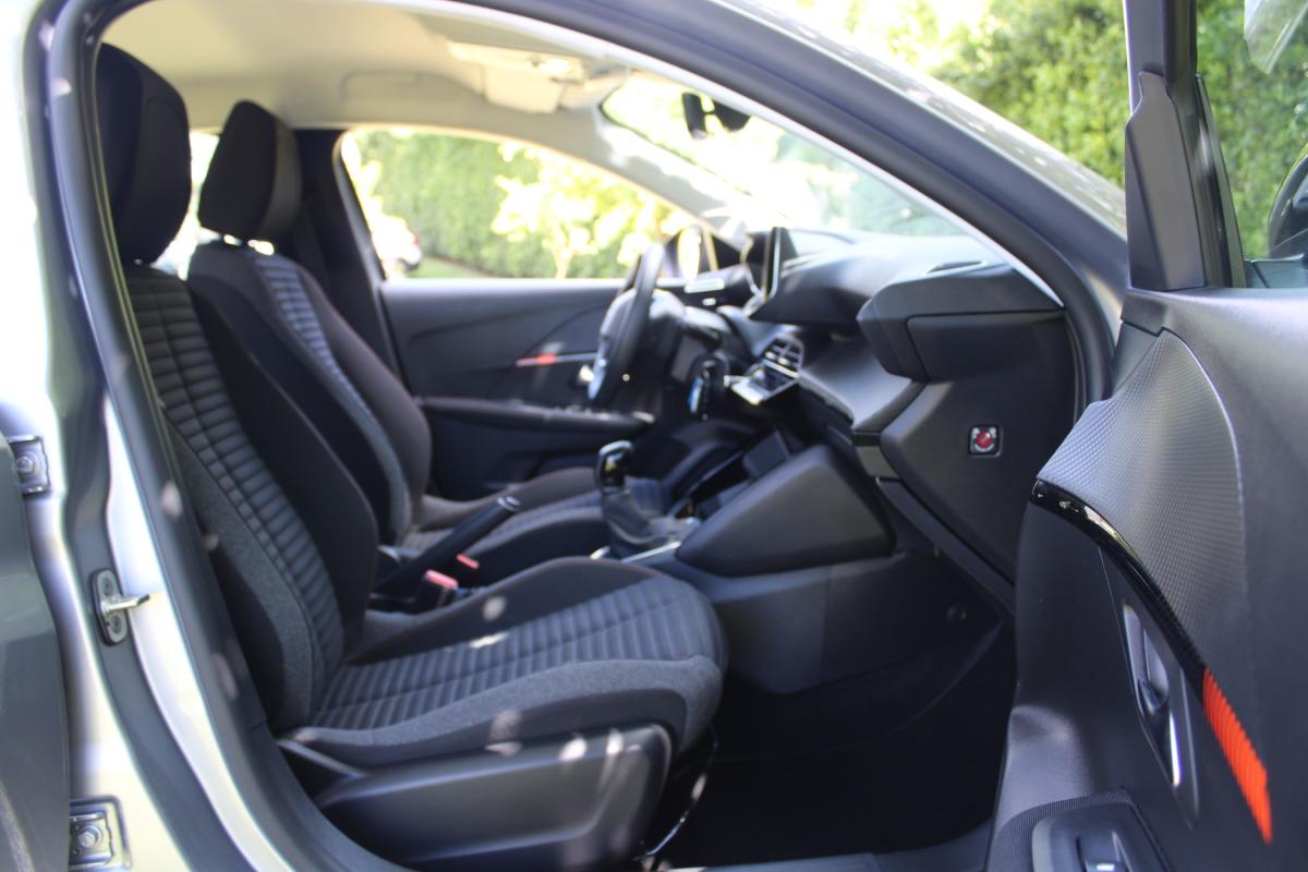 peugeot-208-2023-gasolina-1199cc