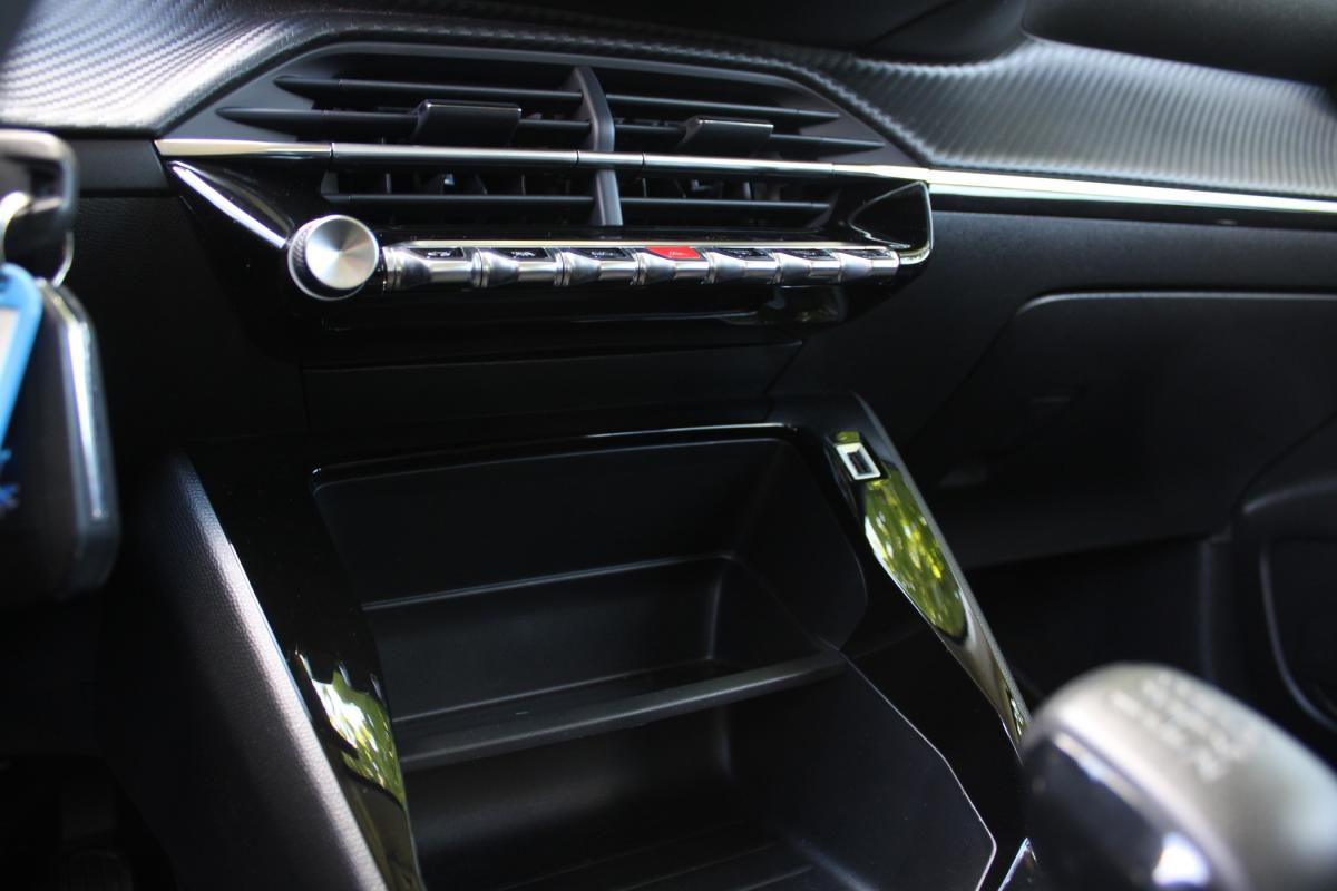 peugeot-208-2023-gasolina-1199cc