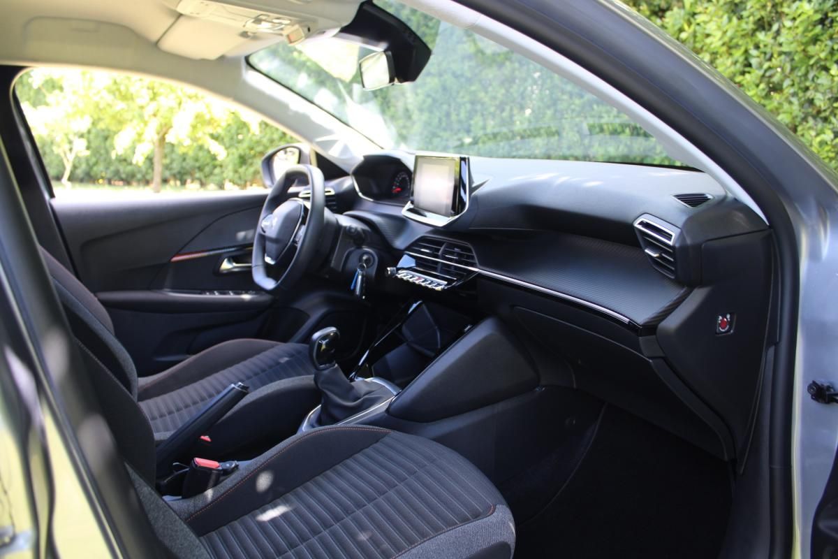 peugeot-208-2023-gasolina-1199cc