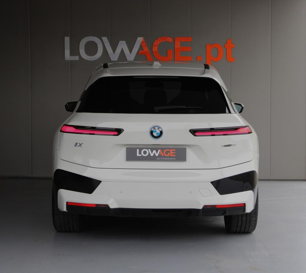 bmw-ix-2023-eletrico-500cc