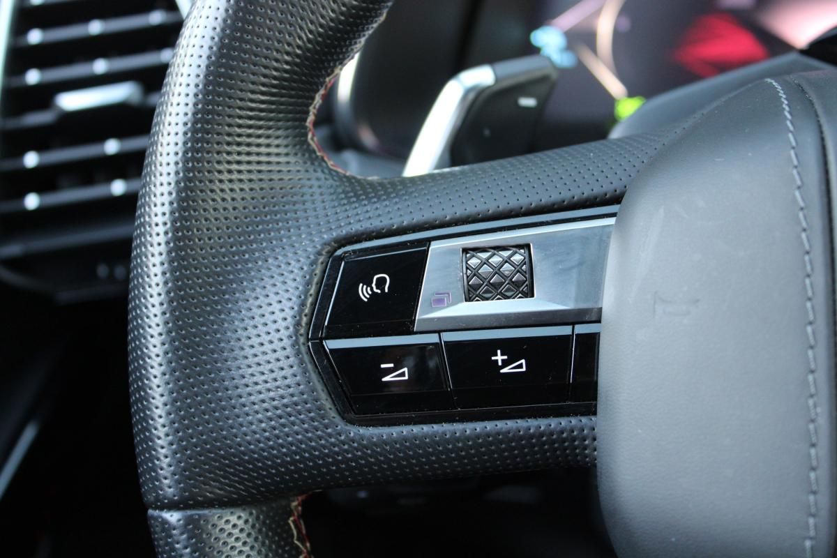 ds-ds-7-crossback-2023-hibrido-a-gasolina-1598cc
