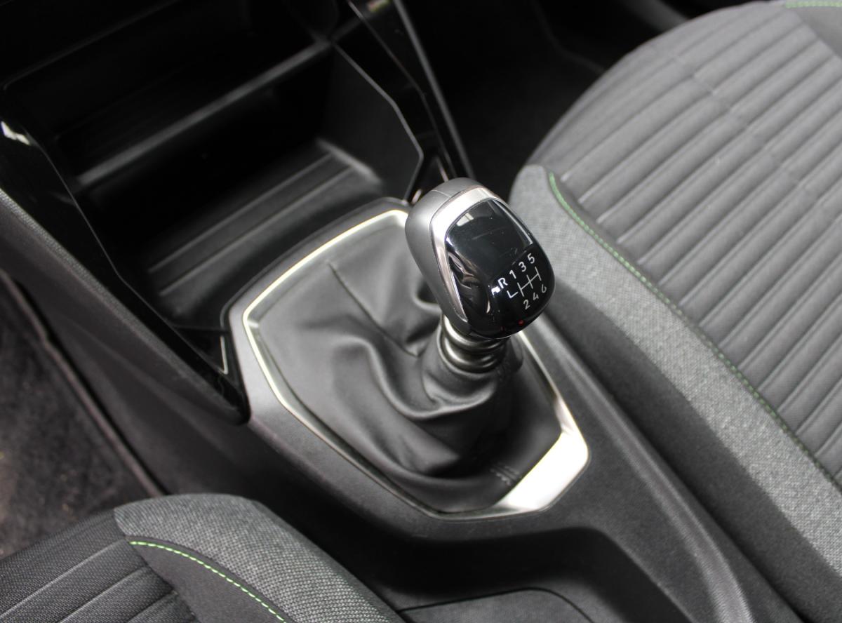 peugeot-2008-2024-gasolina-1199cc