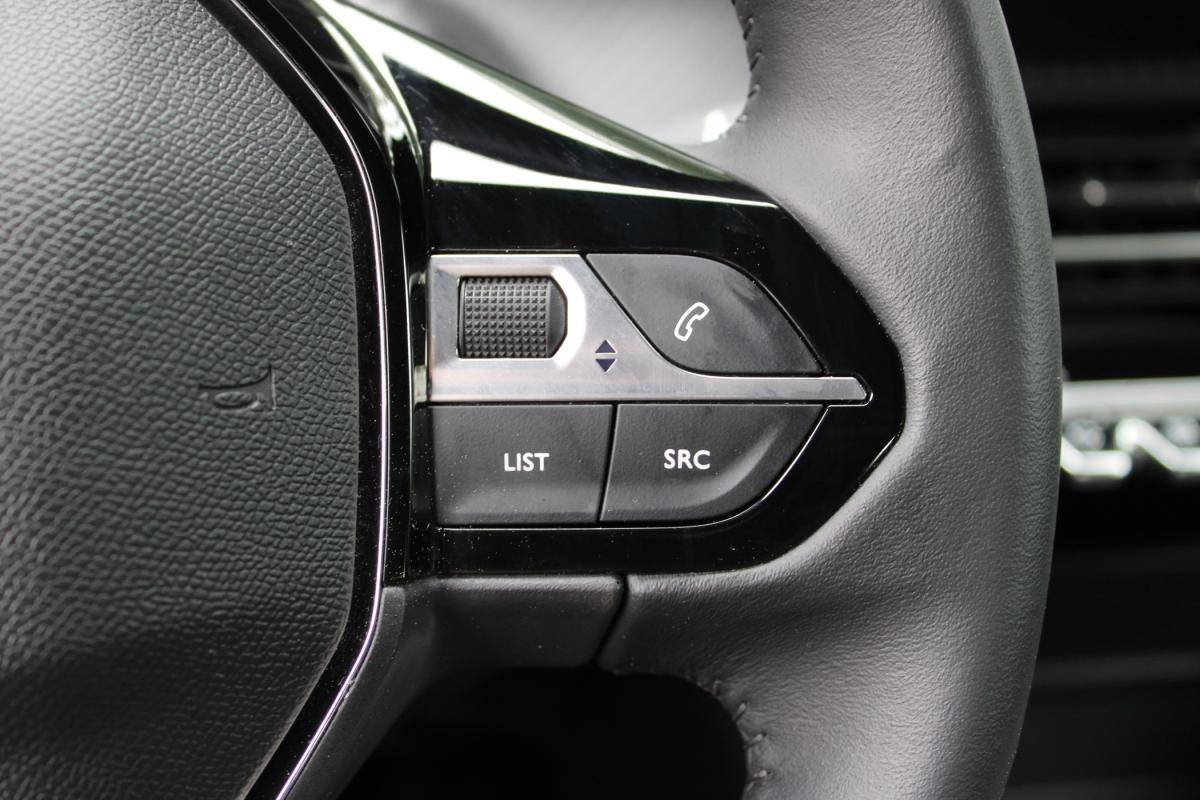 peugeot-2008-2024-gasolina-1199cc