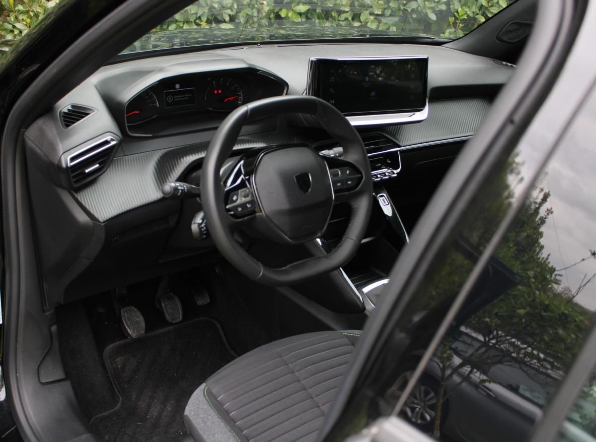 peugeot-2008-2024-gasolina-1199cc