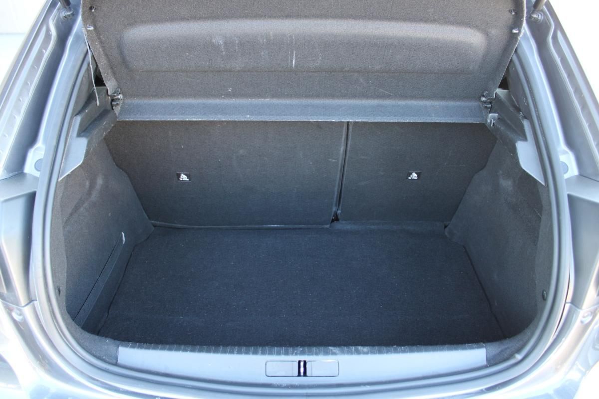 peugeot-208-2023-gasolina-1199cc