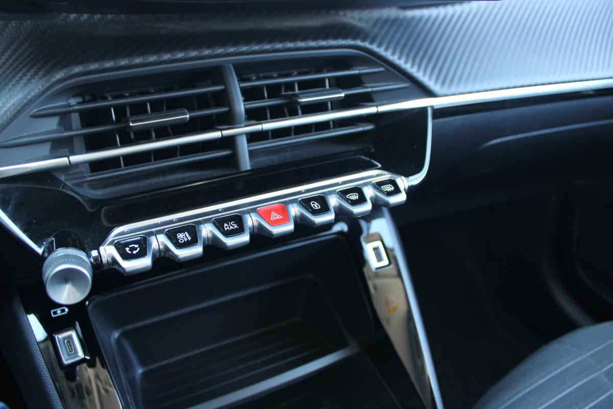 peugeot-208-2023-gasolina-1199cc