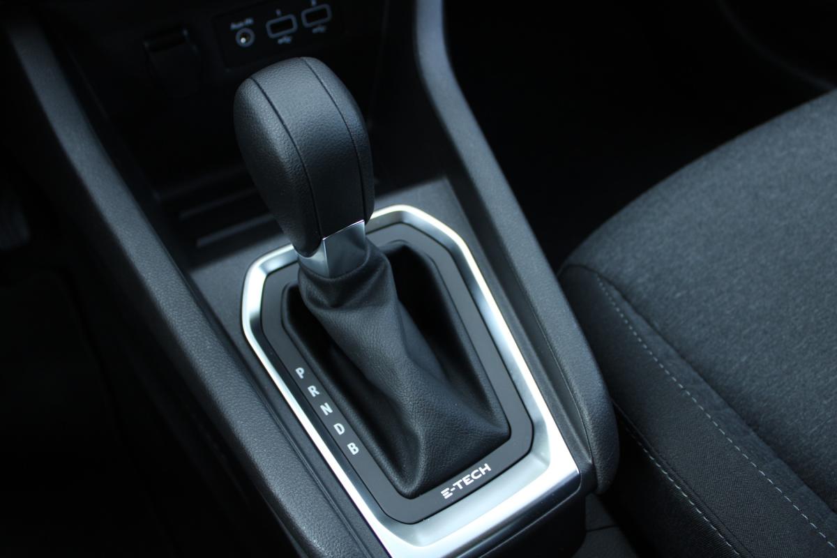 renault-clio-2022-hibrido-a-gasolina-1598cc
