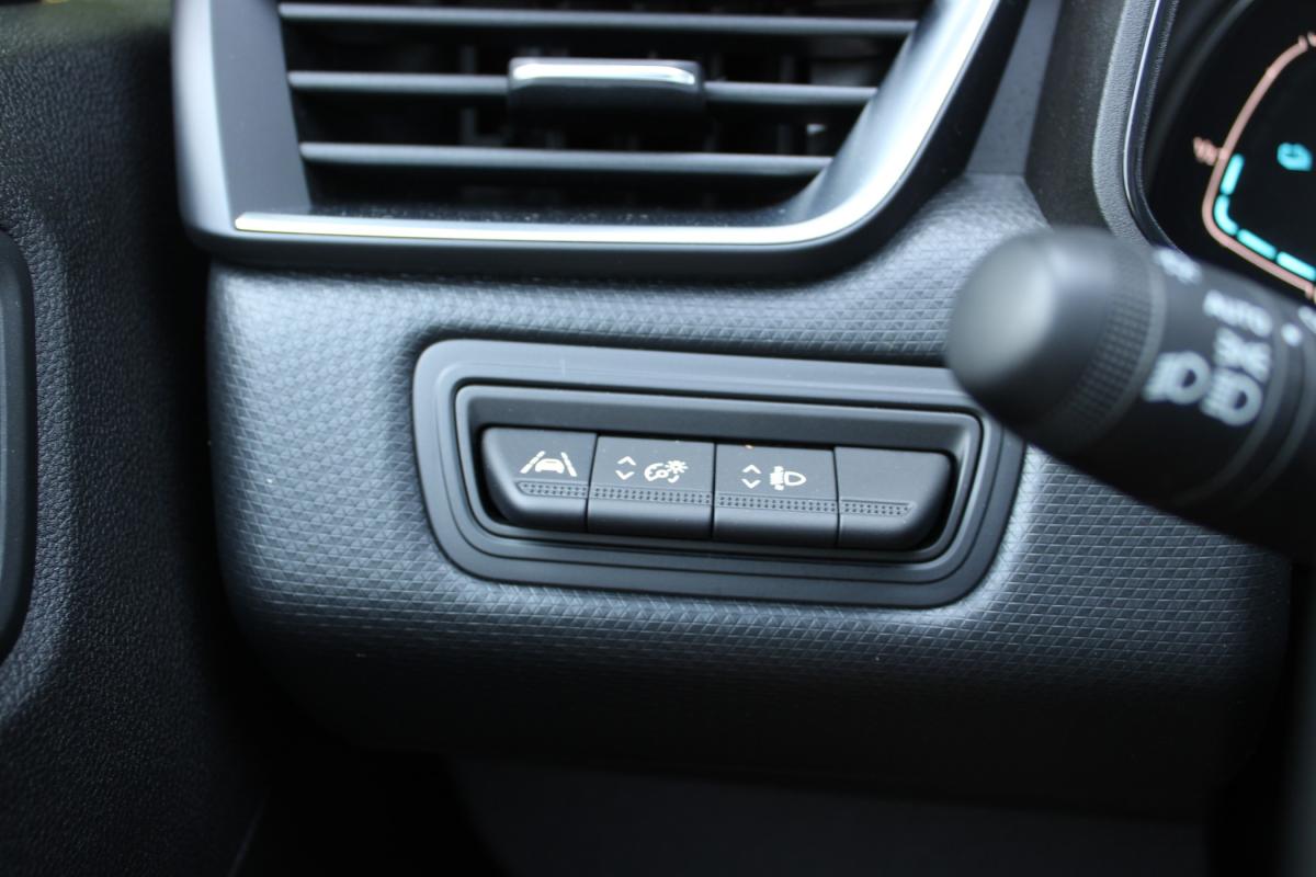 renault-clio-2022-hibrido-a-gasolina-1598cc