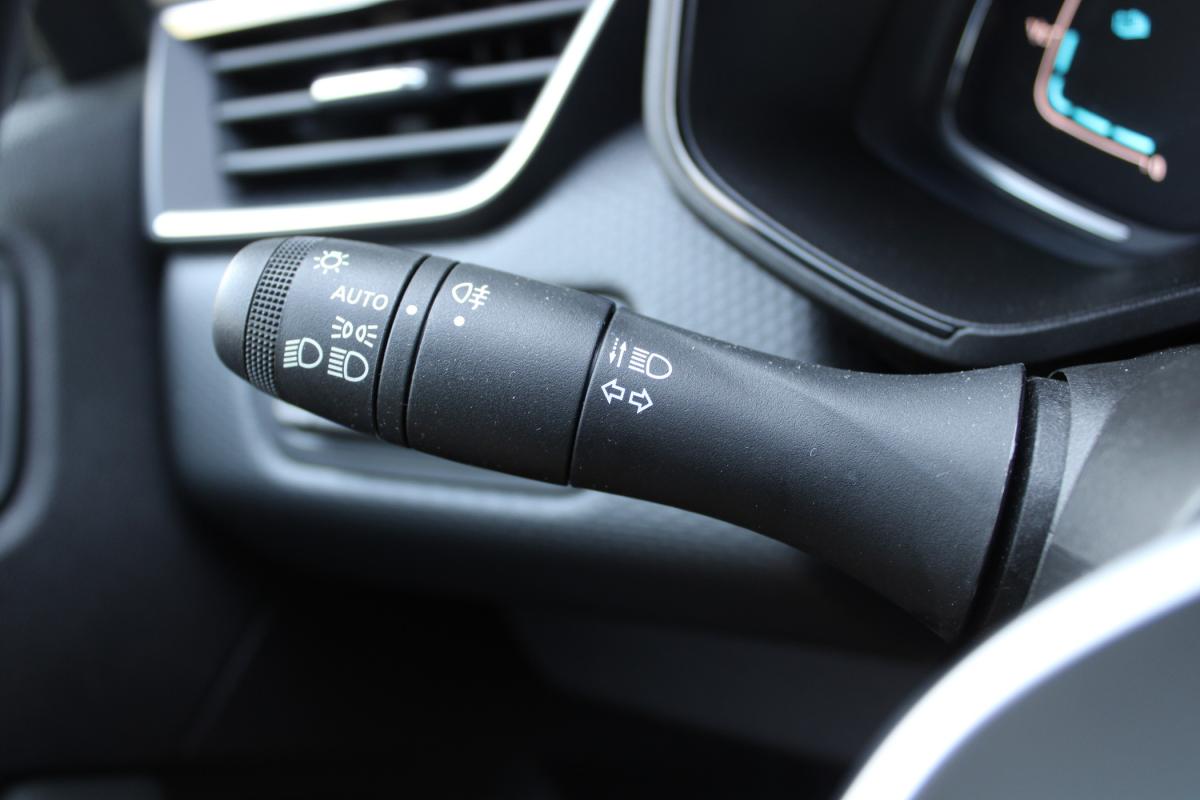 renault-clio-2022-hibrido-a-gasolina-1598cc