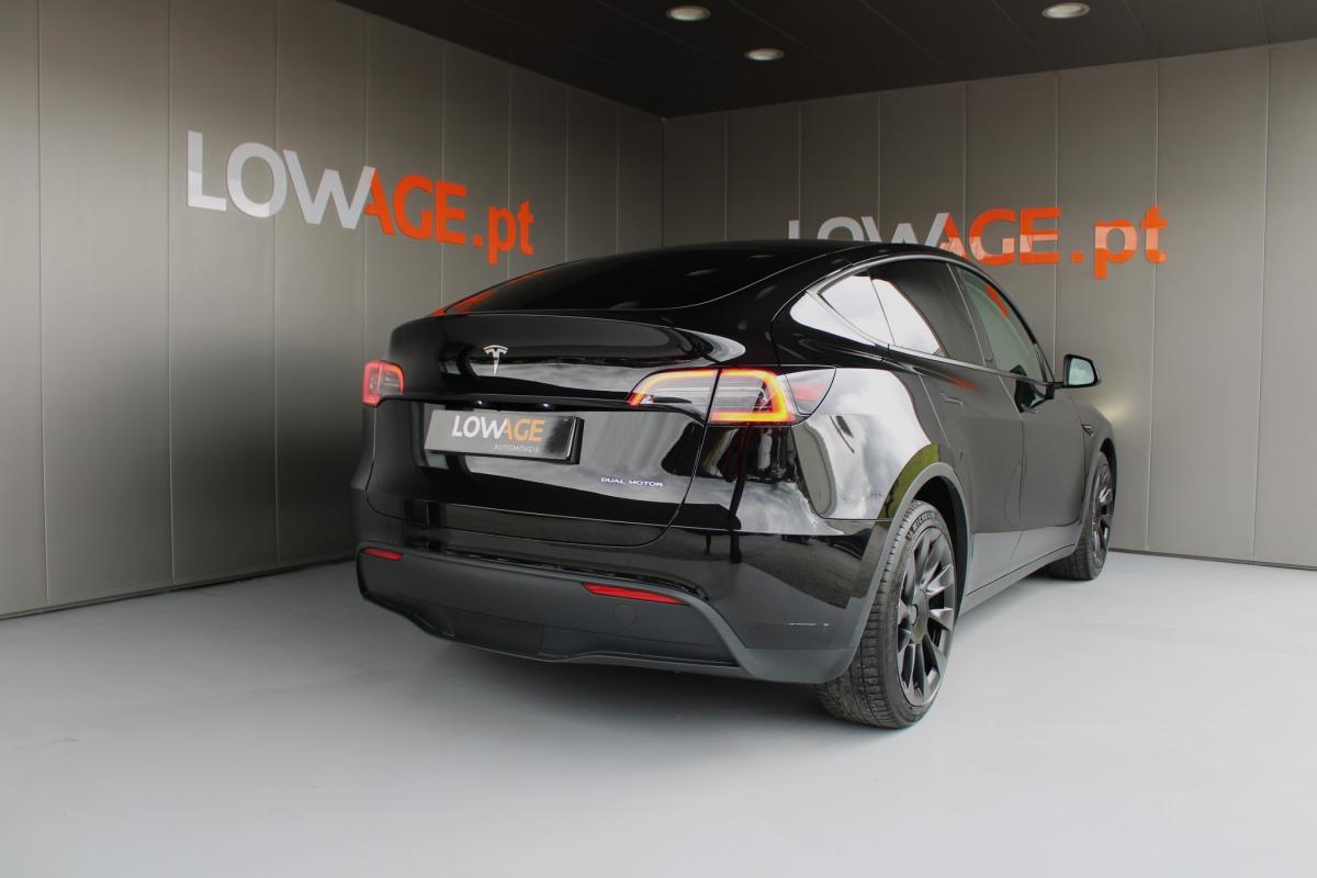 tesla-model-y-2023-eletrico-500cc