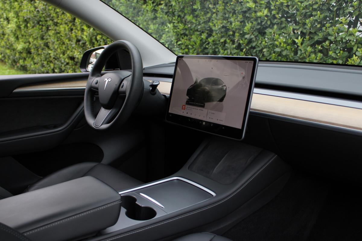 tesla-model-y-2023-eletrico-500cc