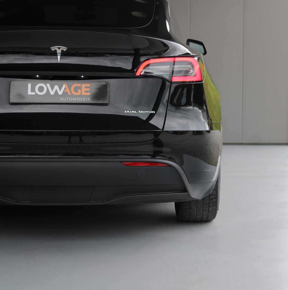 tesla-model-y-2023-eletrico-500cc