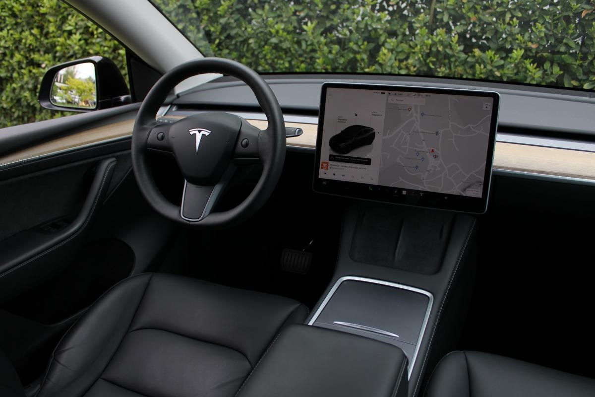tesla-model-y-2023-eletrico-500cc