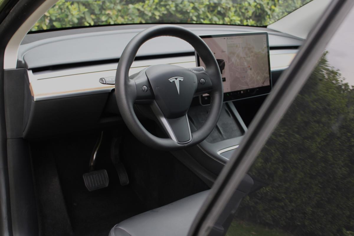 tesla-model-y-2023-eletrico-500cc