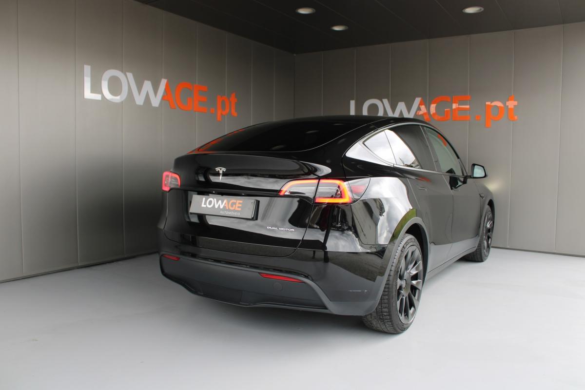tesla-model-y-2023-eletrico-500cc