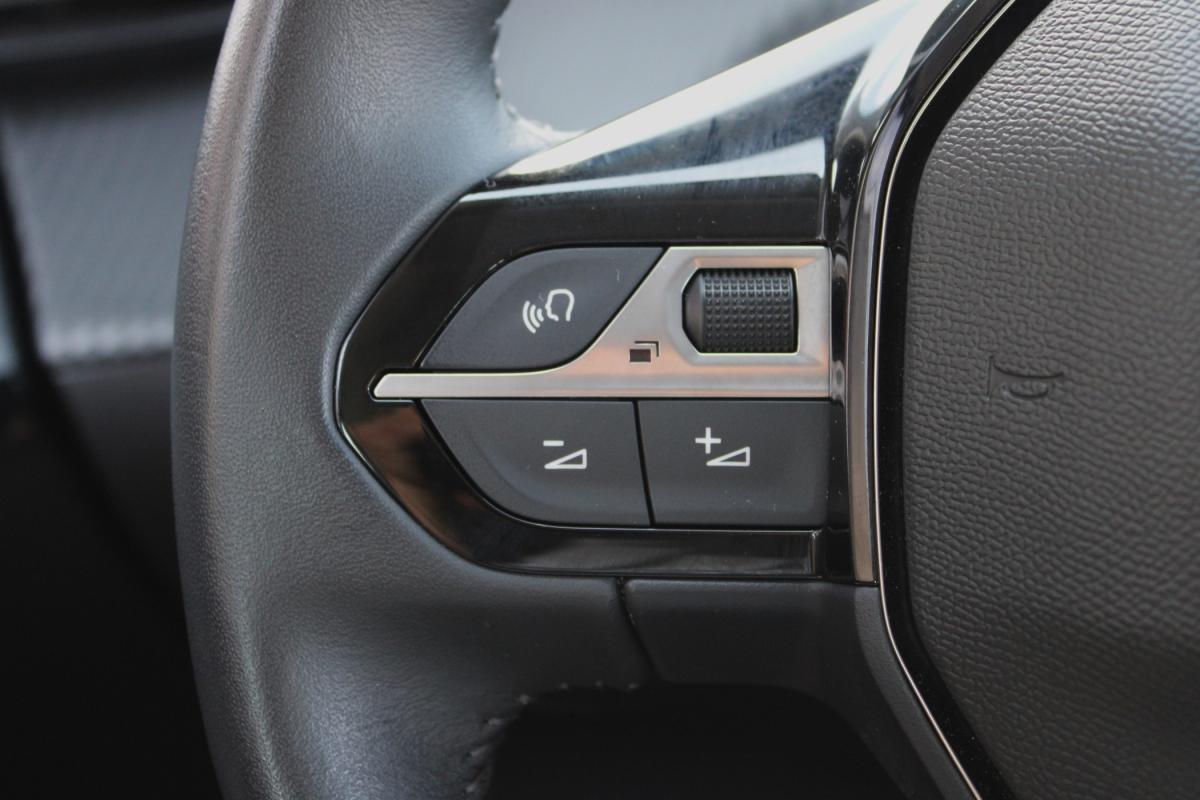 peugeot-208-2021-eletrico-500cc