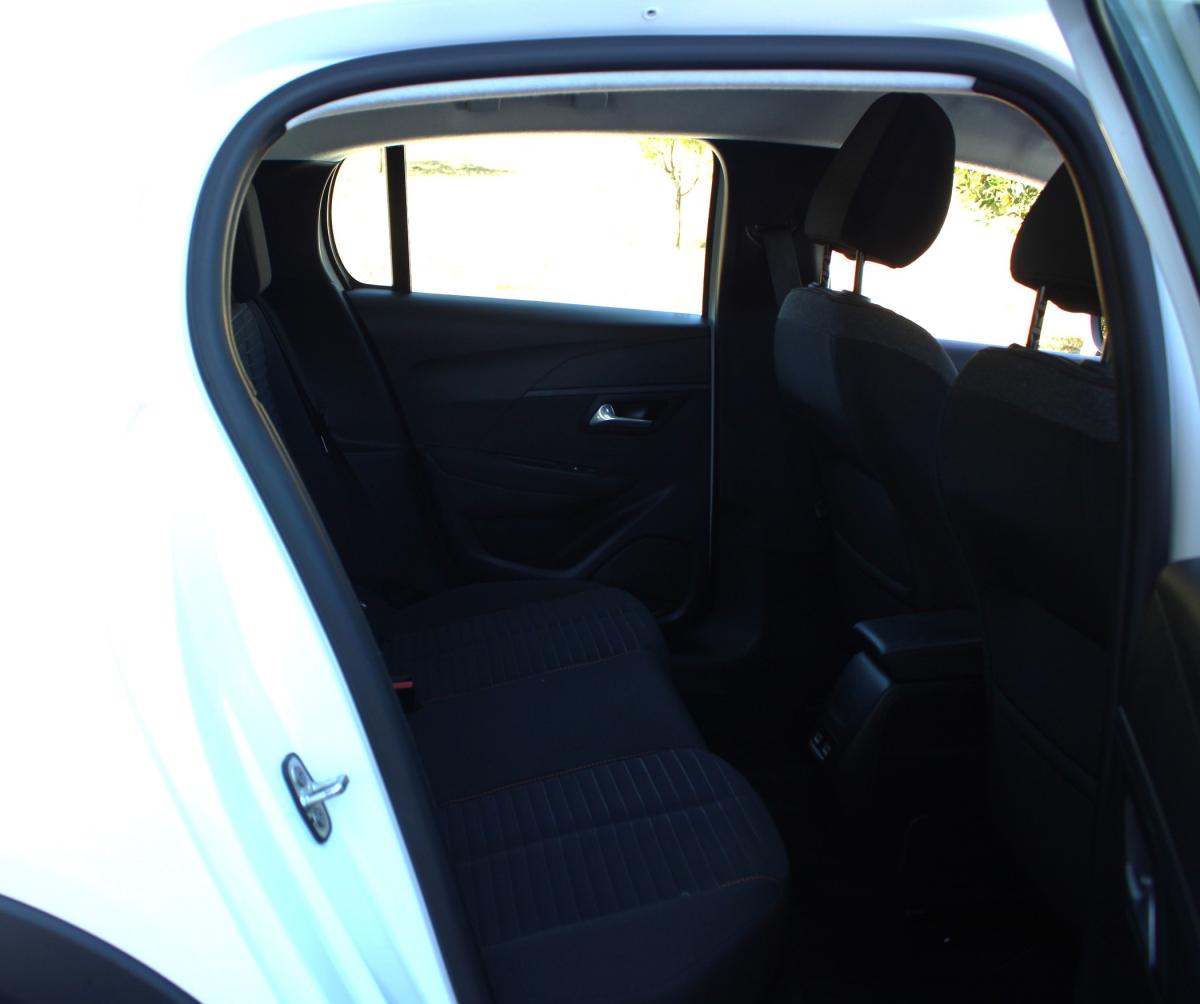 peugeot-208-2021-eletrico-500cc