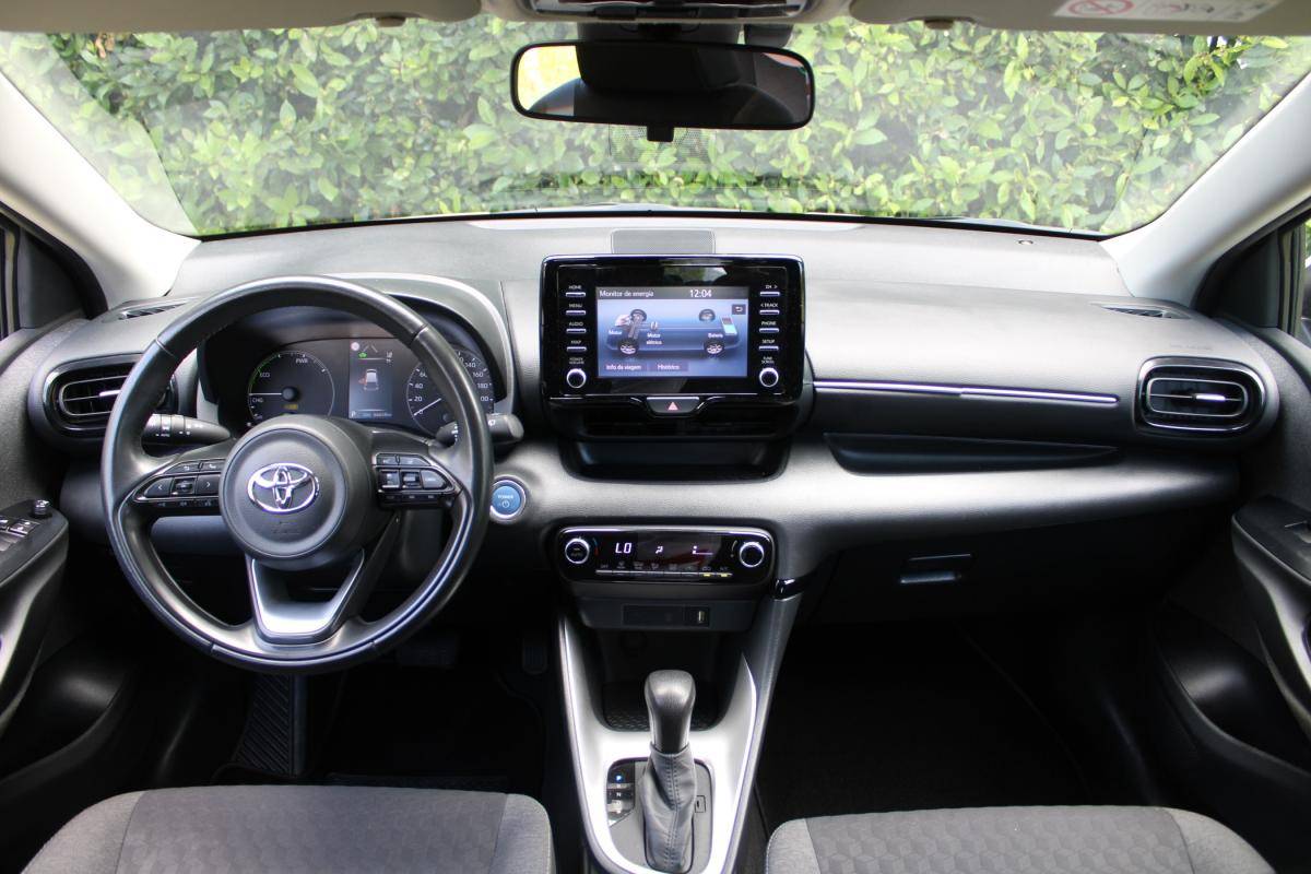 toyota-yaris-2022-hibrido-a-gasolina-1490cc