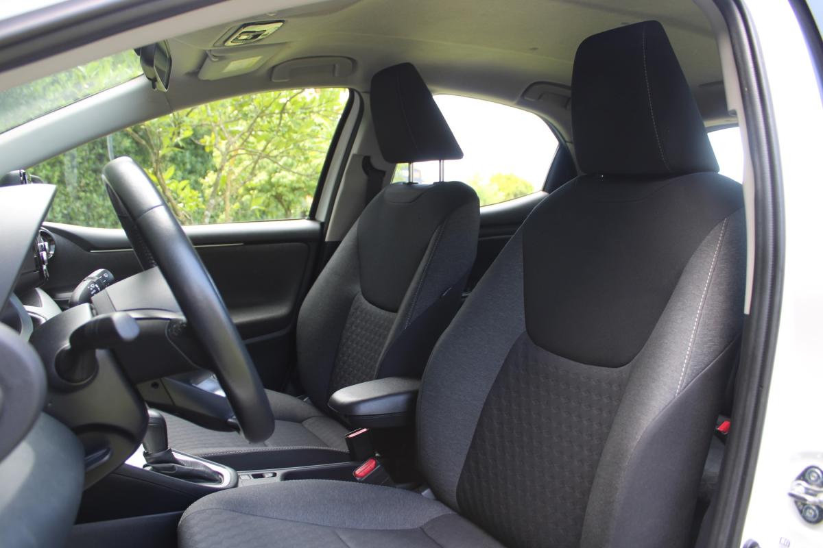 toyota-yaris-2022-hibrido-a-gasolina-1490cc
