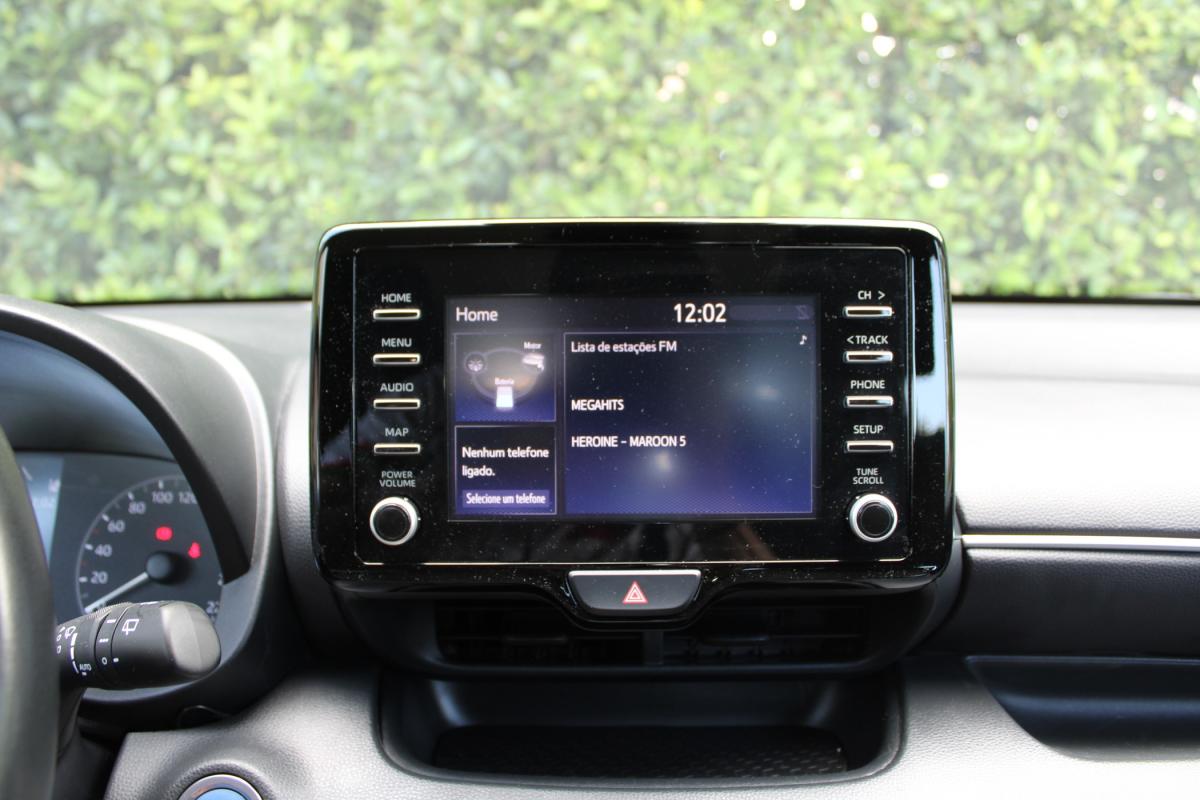 toyota-yaris-2022-hibrido-a-gasolina-1490cc