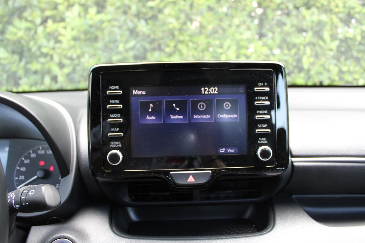 toyota-yaris-2022-hibrido-a-gasolina-1490cc