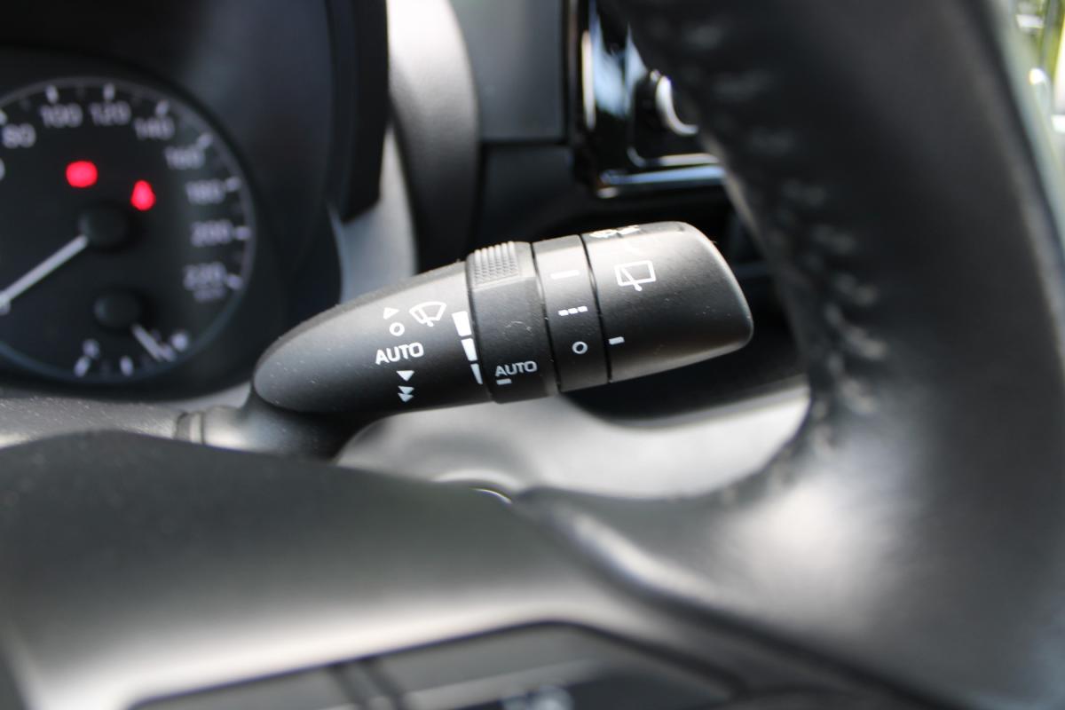 toyota-yaris-2022-hibrido-a-gasolina-1490cc