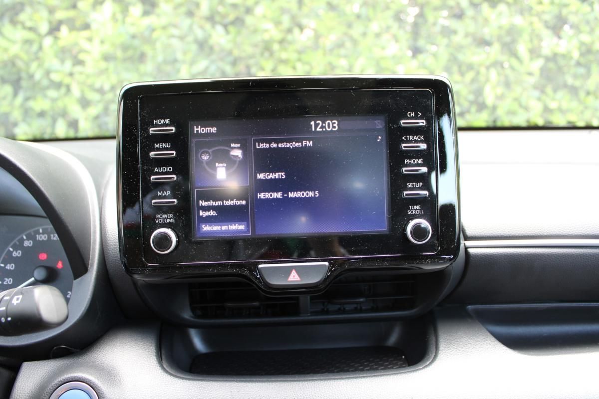 toyota-yaris-2022-hibrido-a-gasolina-1490cc