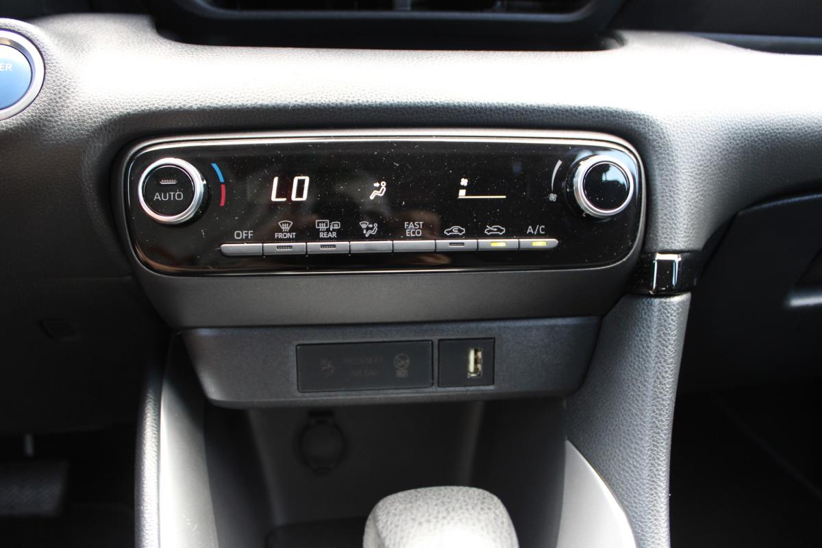 toyota-yaris-2022-hibrido-a-gasolina-1490cc