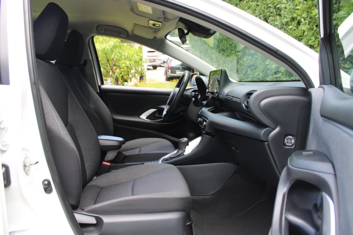 toyota-yaris-2022-hibrido-a-gasolina-1490cc