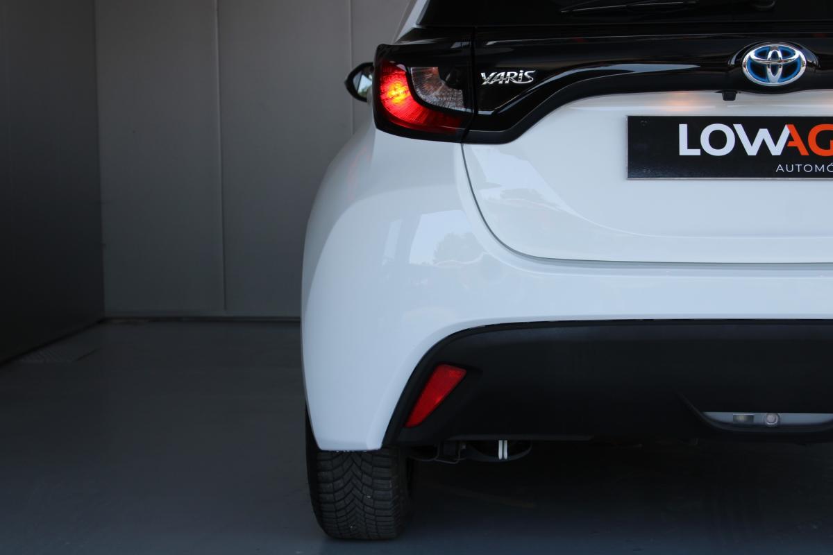 toyota-yaris-2022-hibrido-a-gasolina-1490cc