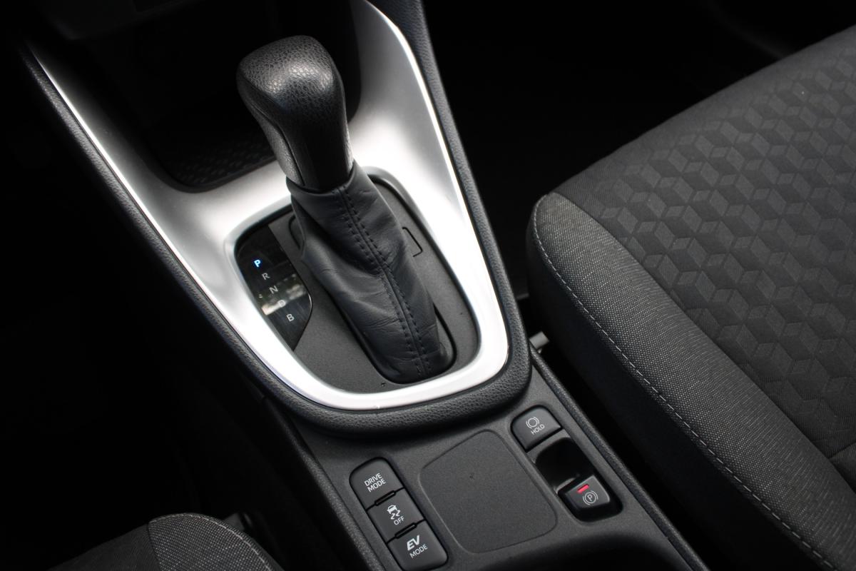 toyota-yaris-2022-hibrido-a-gasolina-1490cc