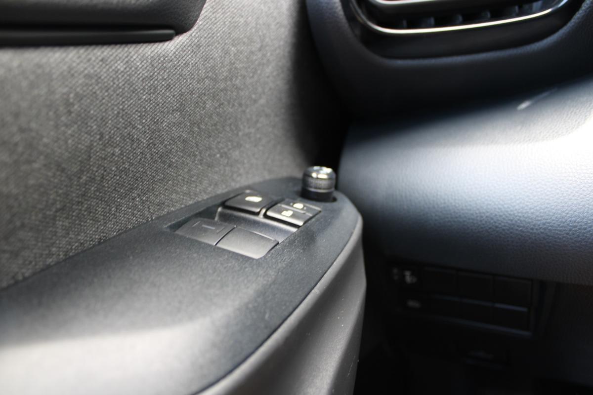 toyota-yaris-2022-hibrido-a-gasolina-1490cc