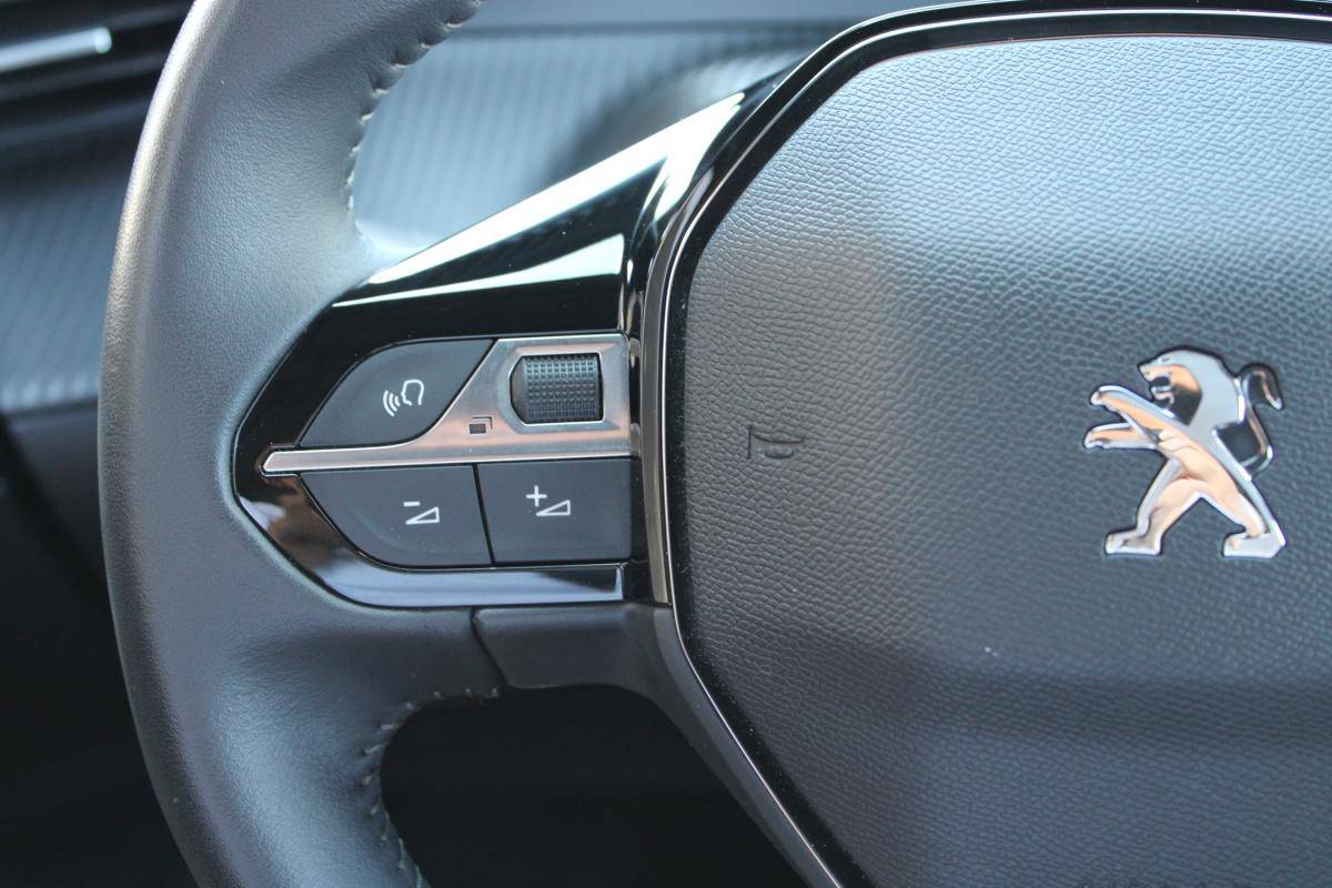 peugeot-2008-2022-eletrico-500cc