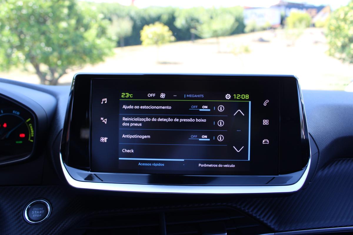 peugeot-2008-2022-eletrico-500cc
