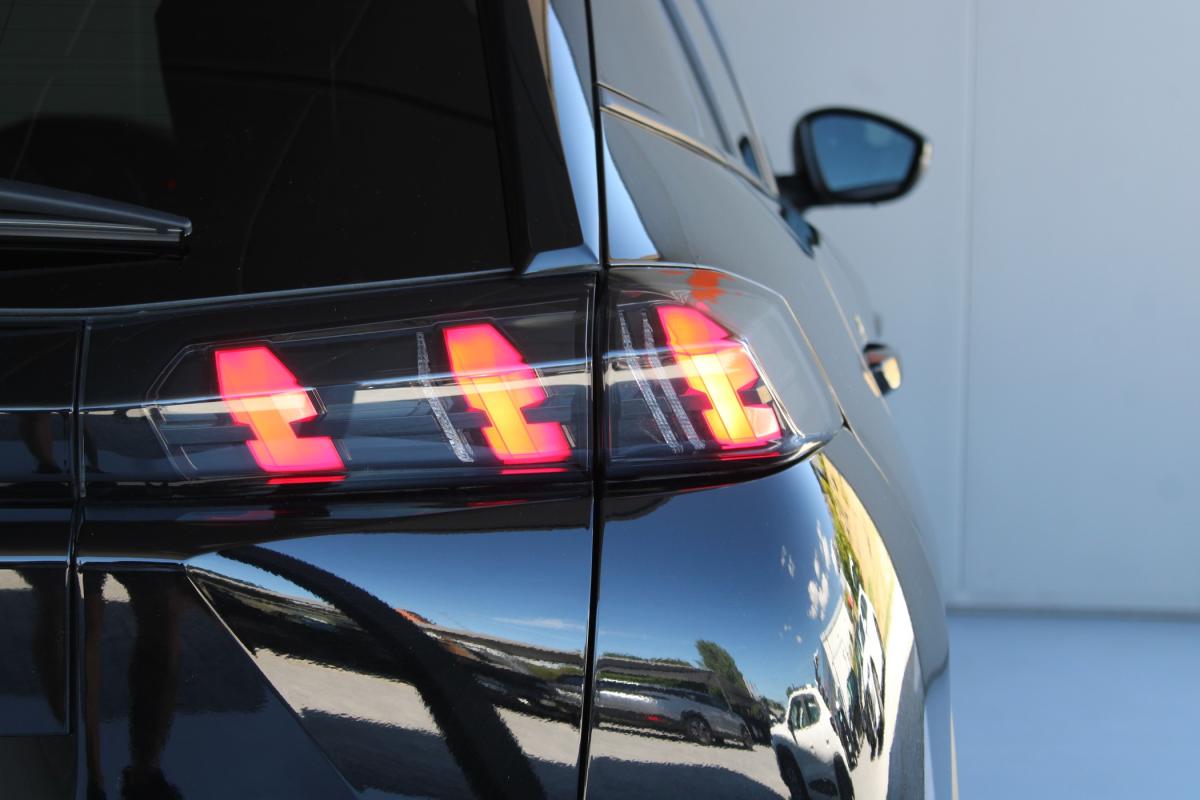 peugeot-2008-2022-eletrico-500cc