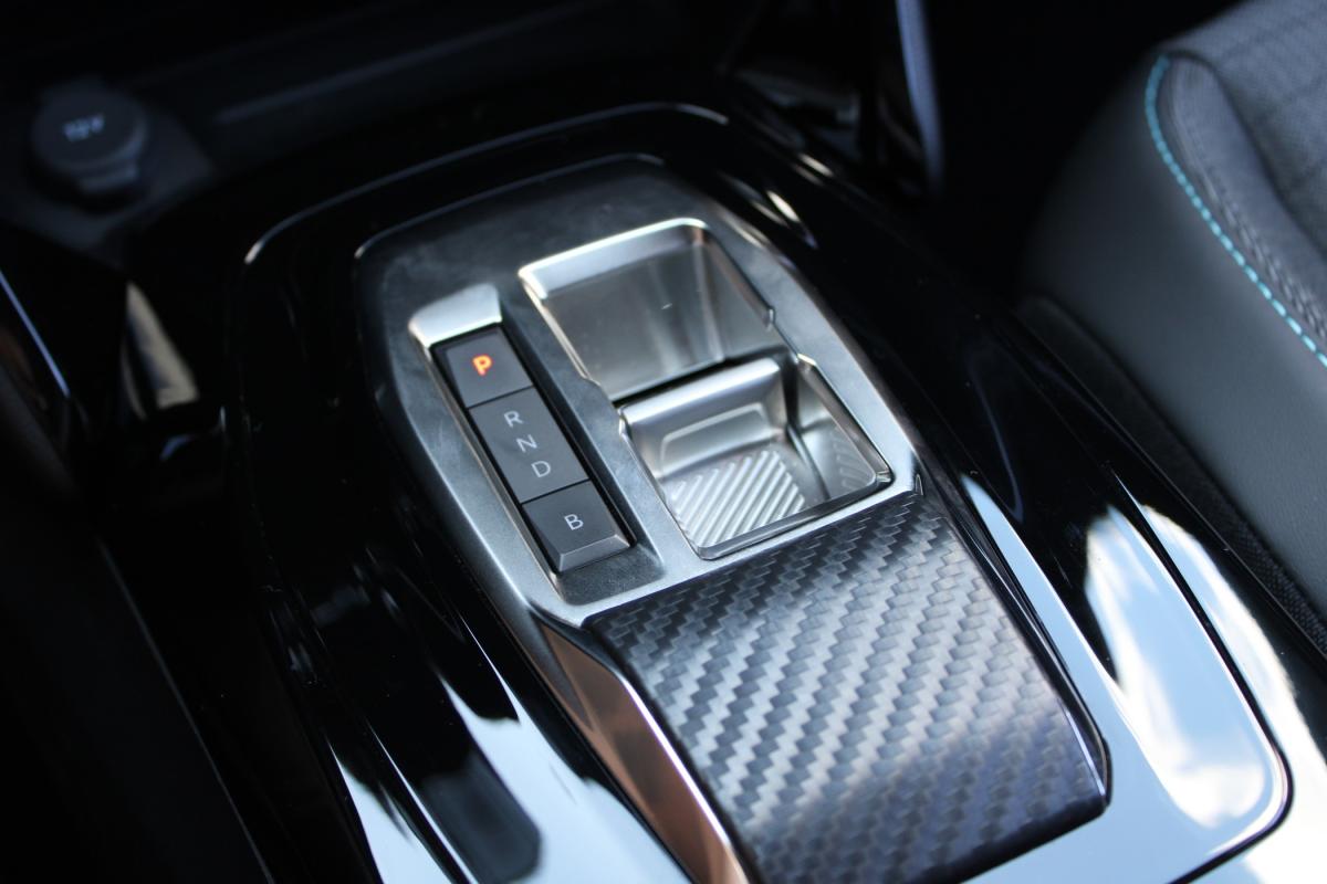 peugeot-2008-2022-eletrico-500cc