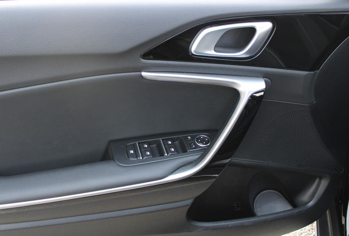 kia-xceed-2022-hibrido-a-gasolina-1580cc