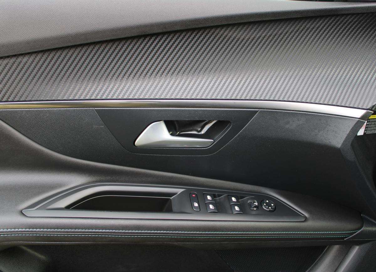 peugeot-3008-2022-hibrido-a-gasolina-1598cc