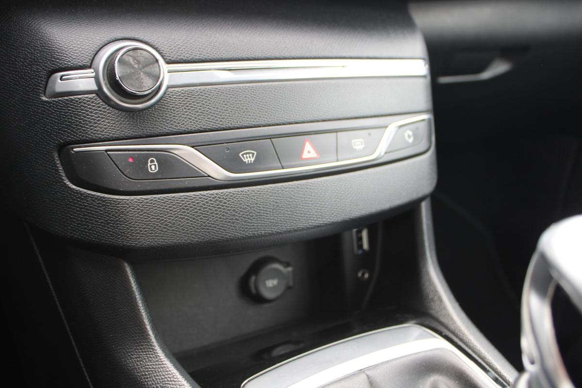 peugeot-308-sw-2015-diesel-1560cc