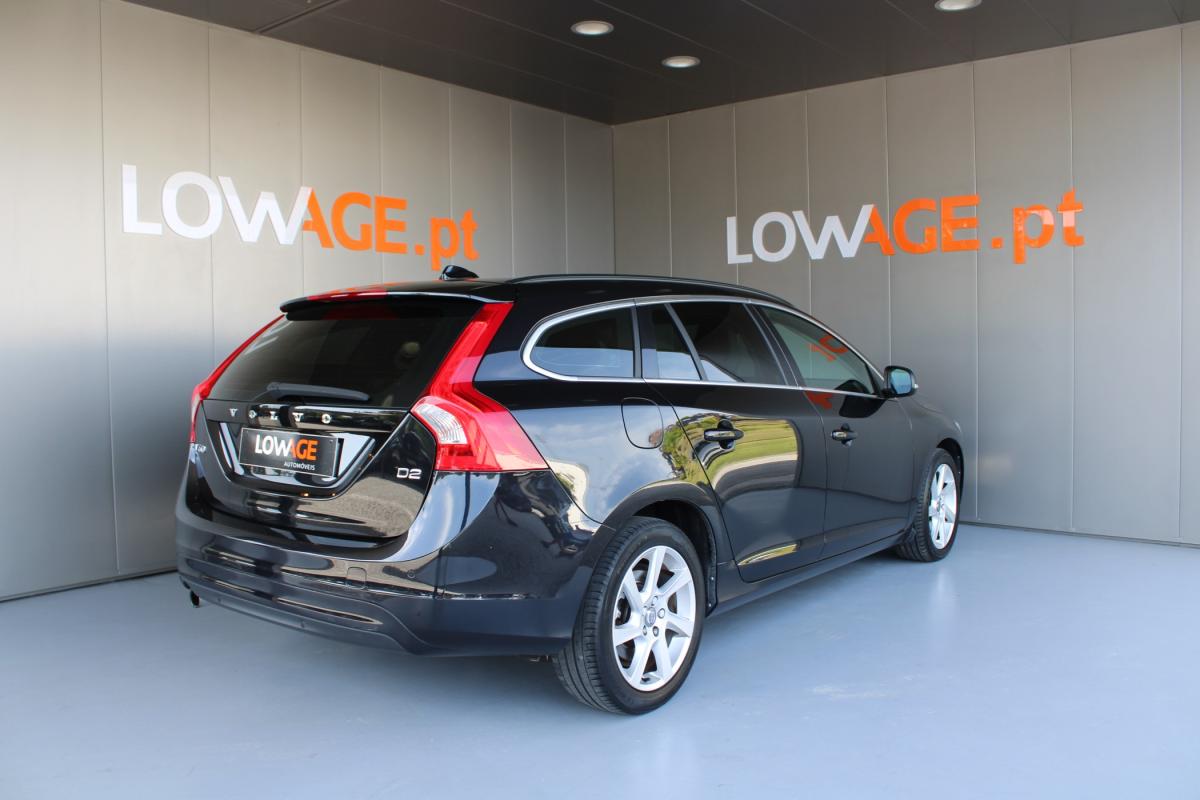 volvo-v60-2015-diesel-1560cc