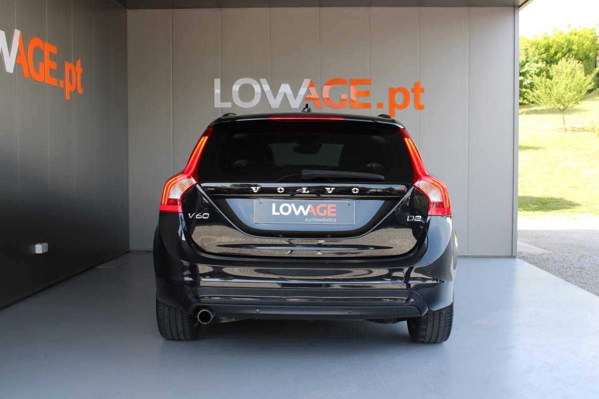 volvo-v60-2015-diesel-1560cc