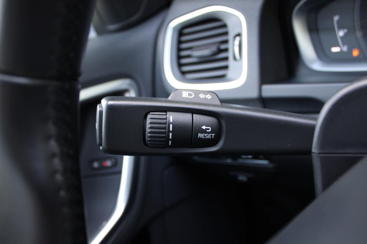 volvo-v60-2015-diesel-1560cc