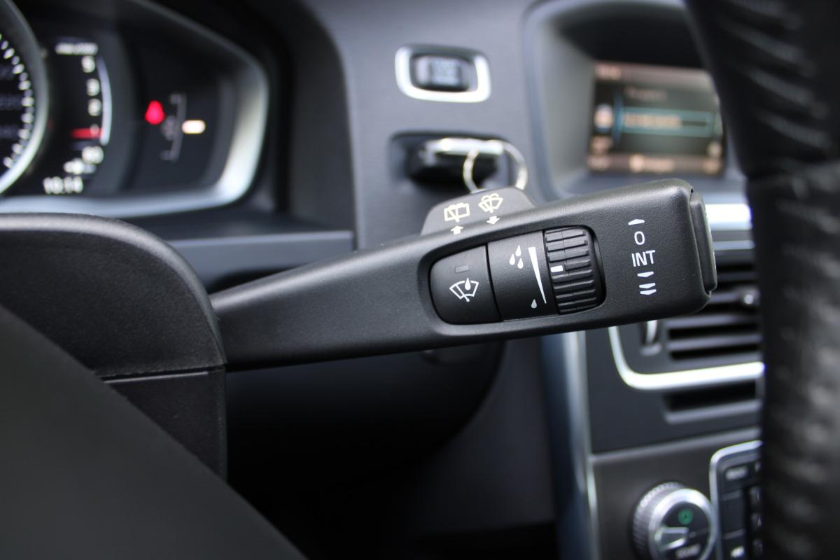 volvo-v60-2015-diesel-1560cc