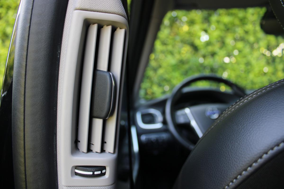 volvo-v60-2015-diesel-1560cc