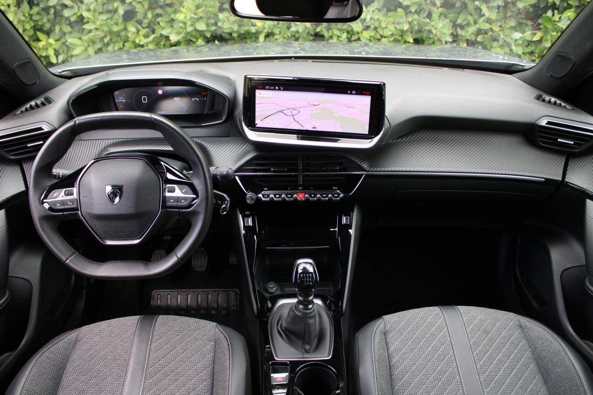 peugeot-2008-2023-gasolina-1199cc