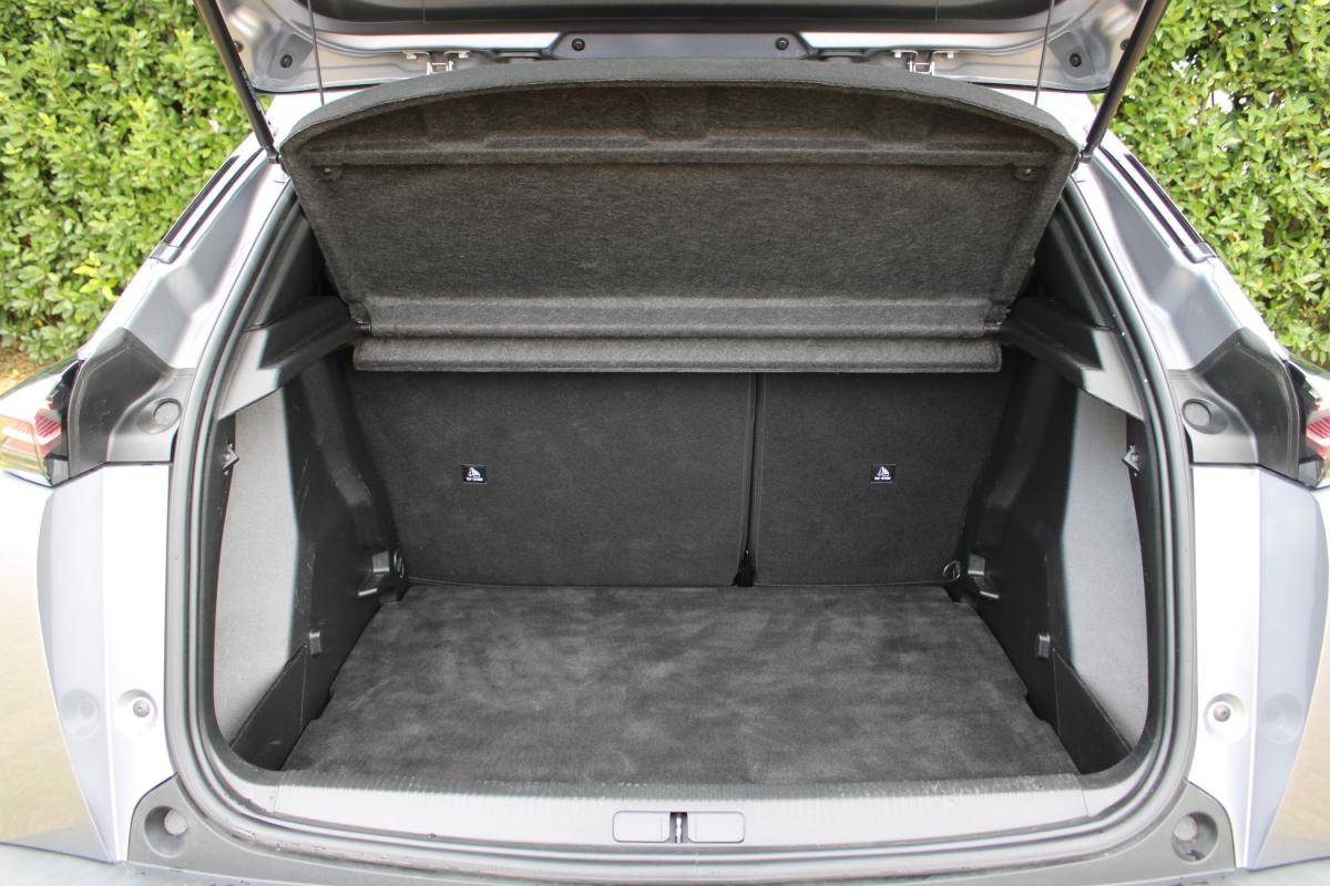 peugeot-2008-2023-gasolina-1199cc