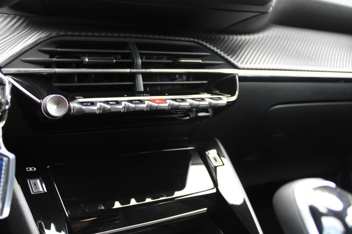 peugeot-2008-2023-gasolina-1199cc