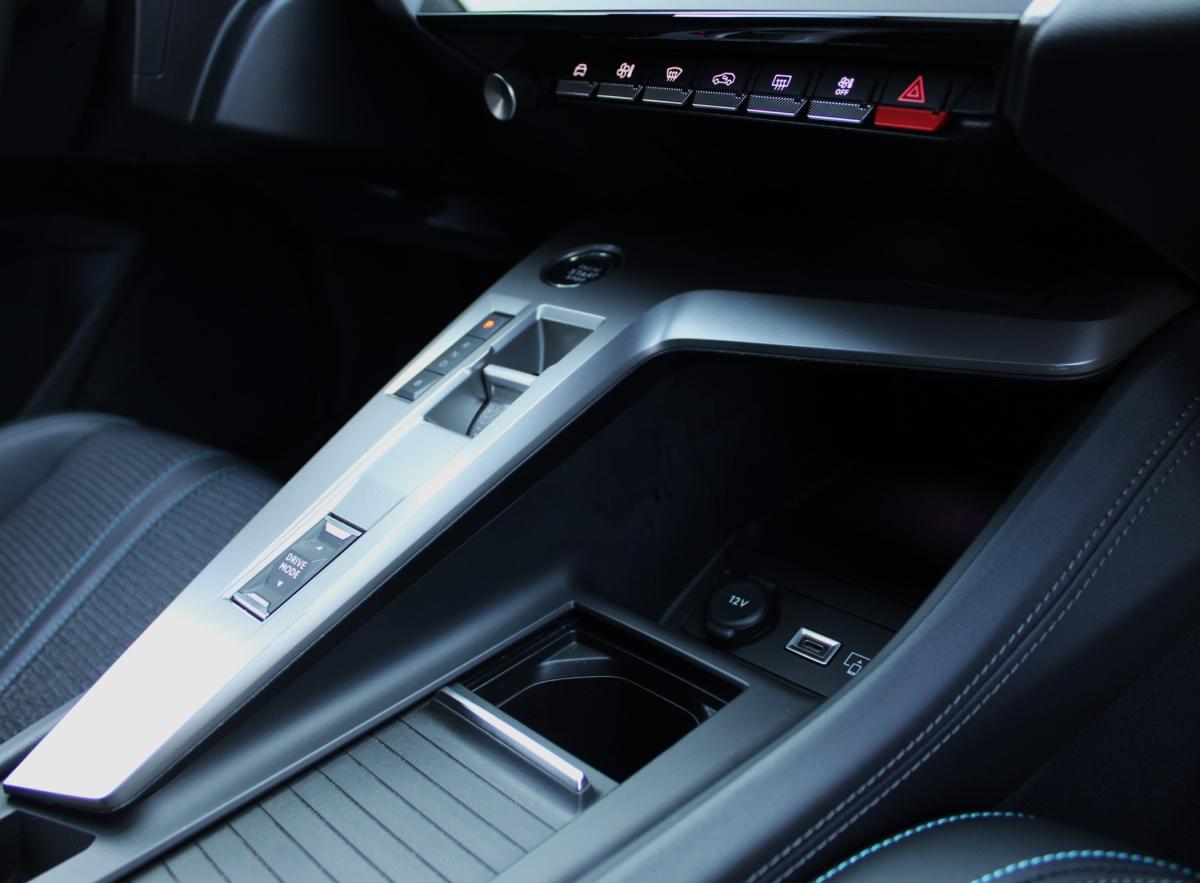 peugeot-308-2023-hibrido-a-gasolina-1598cc