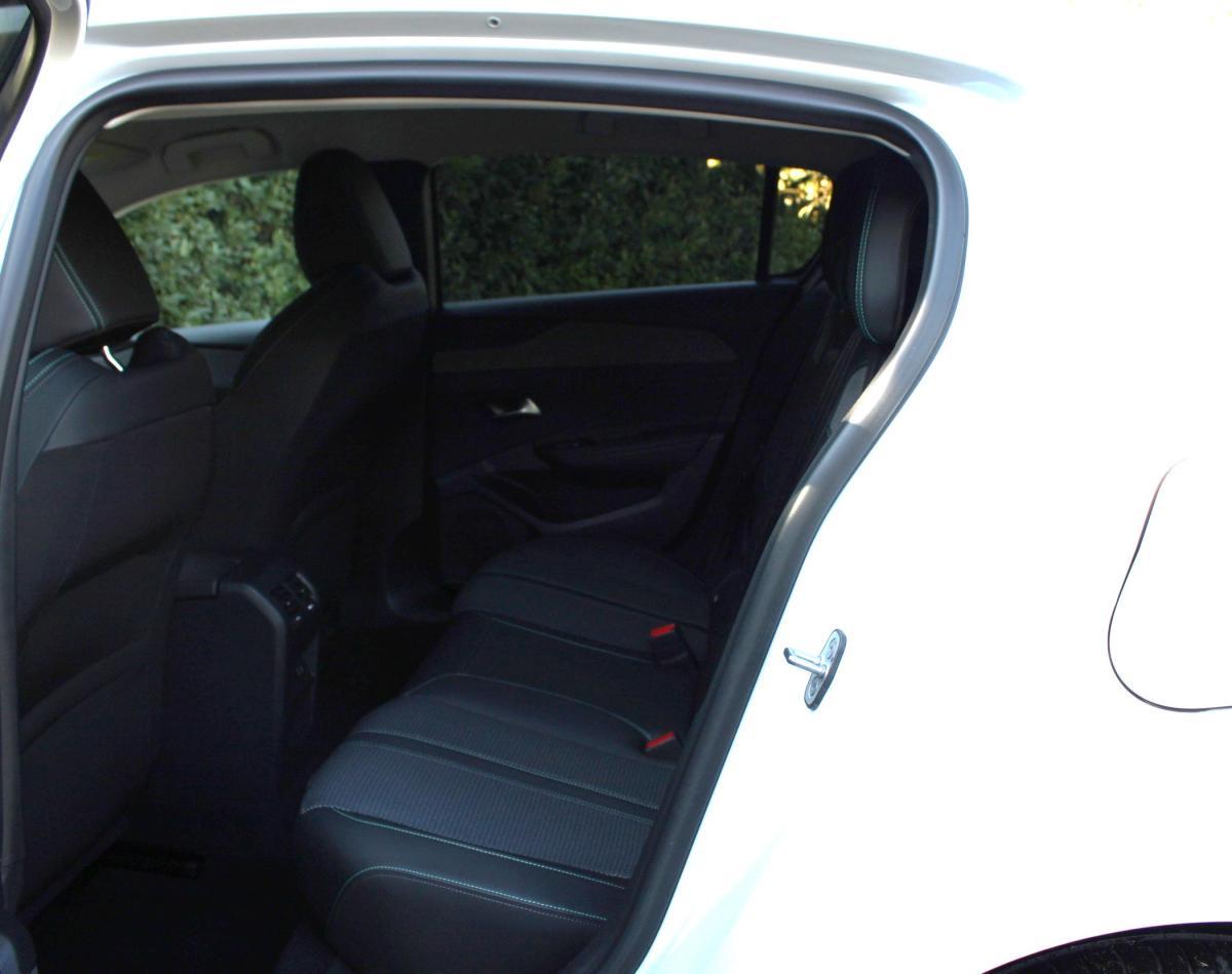 peugeot-308-2023-hibrido-a-gasolina-1598cc