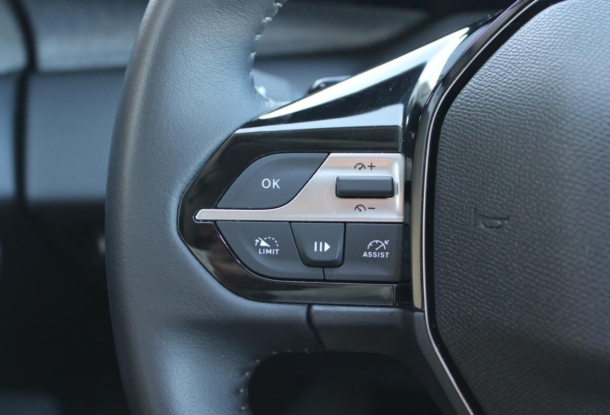 peugeot-308-2023-hibrido-a-gasolina-1598cc